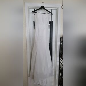 Elegant White Strapless Gown